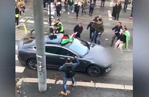 Norveç'te PKK yandaşlarından alçak saldırı!