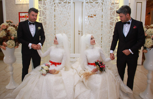 Ordu'daki bu düğünde gelinler de damatlar da ikiz