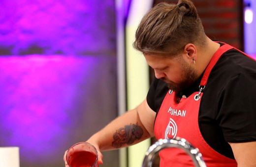 MasterChef Batuhan ünlü oyuncunun abisi çıktı görenler şaşkına döndü