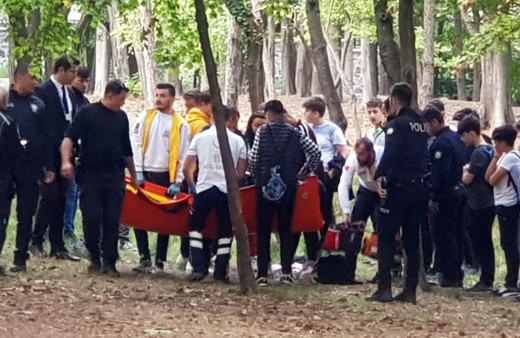 İstanbul Bakırköy'de öğrenciler arasında bıçaklı kavga 2 yaralı