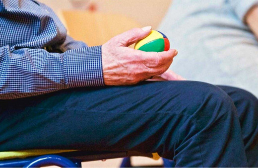 İnme nedir inmeden korunmak için neler yapmalıyız belirtileri neler?