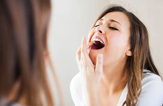 Aman dikkat! Ağızdaki ağrılar, kanser belirtisi olabilir!