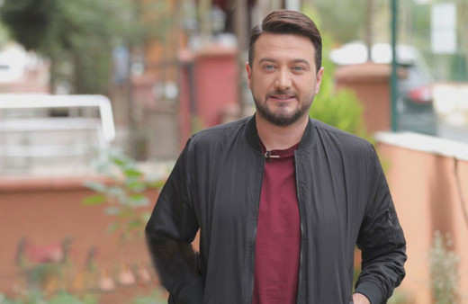 Canlı yayında bomba itiraf! Yemekteyiz'in eski sunucusu Onur Büyüktopçu anlattı