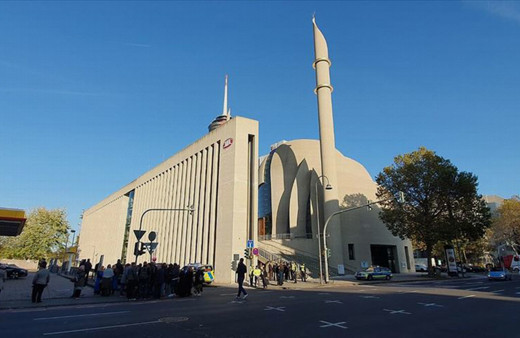Almanya'daki DİTİB Genel Merkezi'ne asılsız bomba ihbarı