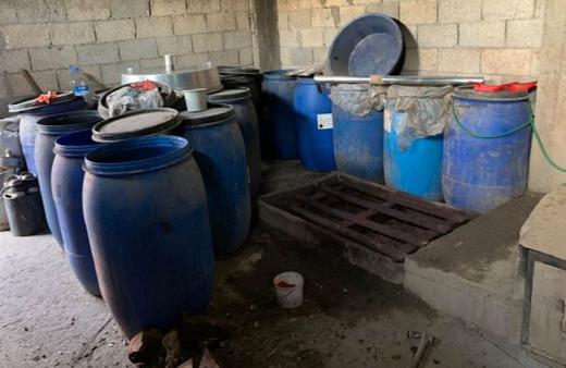 Adana'da 4 bin litre sahte içki ele geçirildi