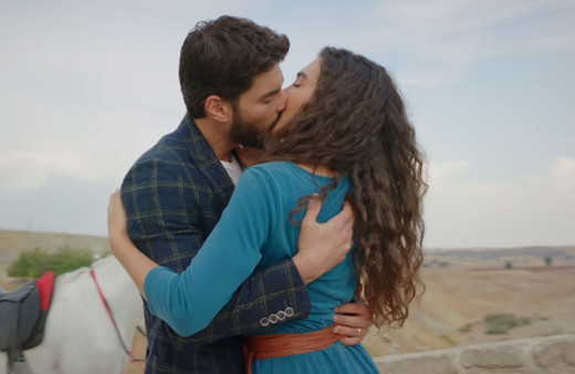 Öpüşmeleri izleyenlerin ağzını açık bıraktı Hercai'de Miran ve Reyyan'ın olay sahnesi