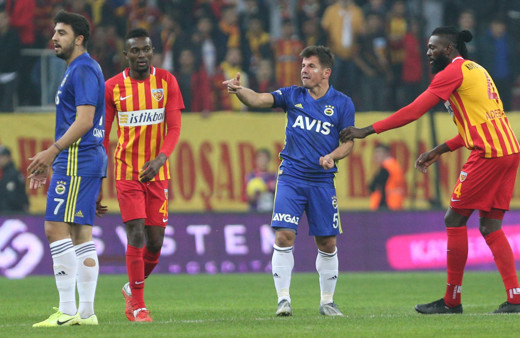 Emre Belözoğlu milyonların önünde küfür etti