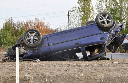 Afyonkarahisar’da feci kaza Gelin ve kayınvalide öldü 3 yaralı