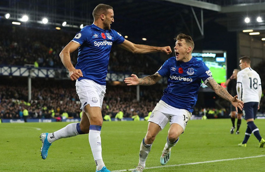 Cenk Tosun'lu Everton Ancelotti'yle el sıkıştı