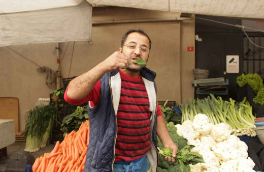 Pazarcıların zehirli ıspanak tepkisi şok etti! Bakın ne yaptılar