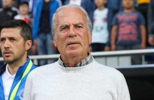 Mustafa Denizli'ye 'sahtecilik' iddiasıyla yargılandığı davada beraat