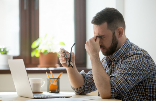 Gece bulanık görüyor, gözlerinizi sürekli oğuşturuyorsanız keratokonus olmuşsunuz