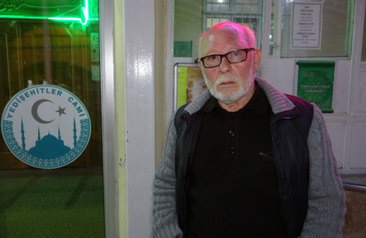 Genç kiracı yaşlı adama tekme tokat girişti! Olanlar böyle görüntülendi