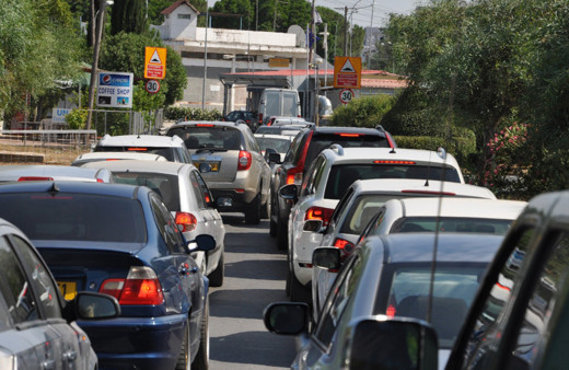 Güney Kıbrıs Rum Yönetimi'nden skandal karar! Mültecilerin geçişi yasaklanıyor