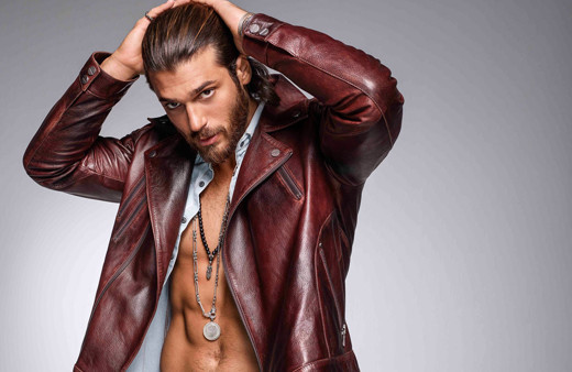 Can Yaman'ı öpemeyince deliye döndü kendisini Boğaz'ın sularına attı!