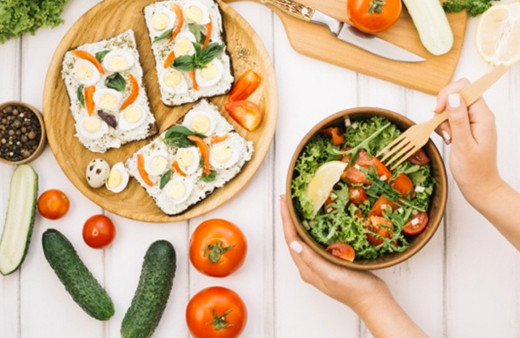 Diyet yapanlar için pratik ve lezzetli 3 salata tarifi