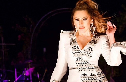 Hadise sözünü tuttu epilepsi hastası Eda Nur'la buluştu en özel anları paylaştı