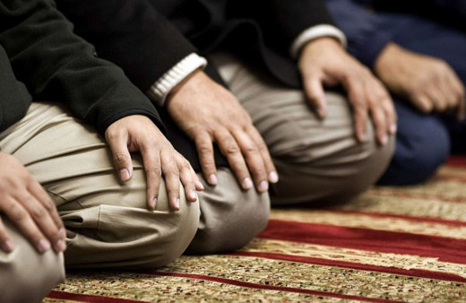 İslam düşmanlığı, Ezana tahammül edemediler!