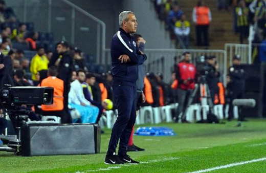 Kasımpaşa'nın hocası Kemal Özdeş ile Karim Hafez arasında gerginlik