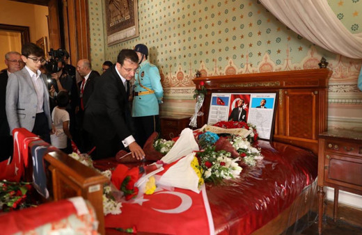 Ekrem İmamoğlu önce cemevine gitti ardından Mustafa Kemal Atatürk için mevlit okuttu