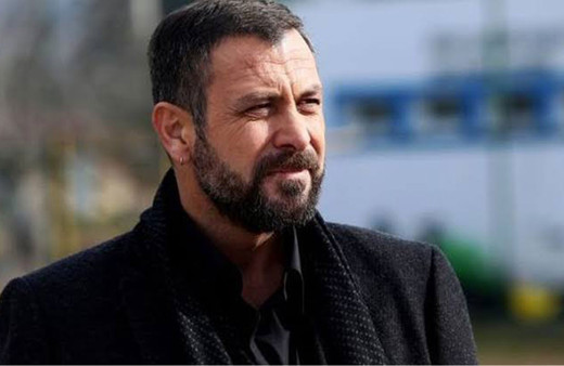 Nejat İşler alkolü fazla kaçırdı! Sevgilisiyle öpüşürken yakalandı!