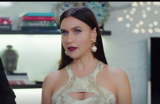 Yasak Elma'yı karıştıran göğüs ucu detayı! Dekolteler seyirciyi bezdirdi