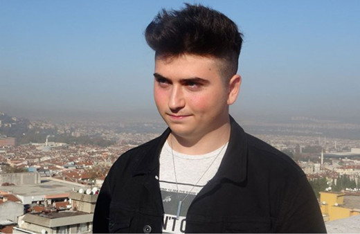 Türk liseli iPhone'un açığını buldu Apple'dan parayı kaptı