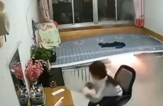 Çin’de elektrikle ısıtmalı yatak bomba gibi patladı