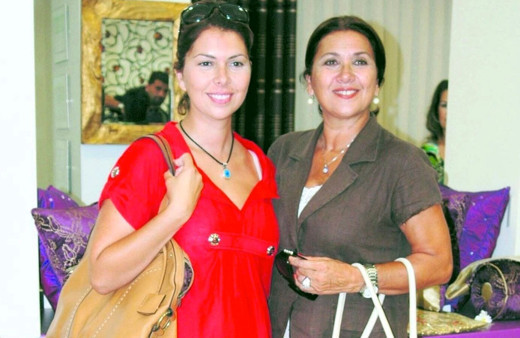 Bergüzar Korel'in ablası Zeynep Korel'in hayatı tehlikede! Hülya Darcan tehdit etmiş