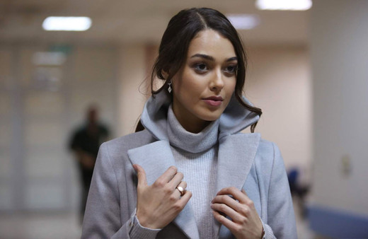 Göğüs dekolteli pozu çok konuşuldu Dilan Çiçek'in Çukur'daki hali bambaşkaydı