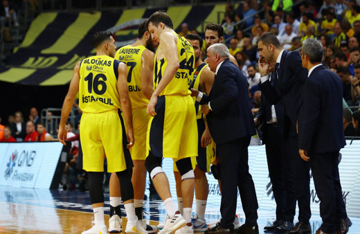 Olympiakos'tan Kostas Sloukas'a kanca