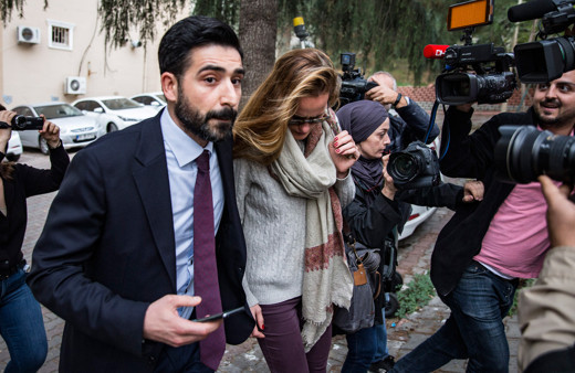 İngiliz ajanın eşine yurt dışına çıkış yasağı mendil satan atan 10 gündür kayıp