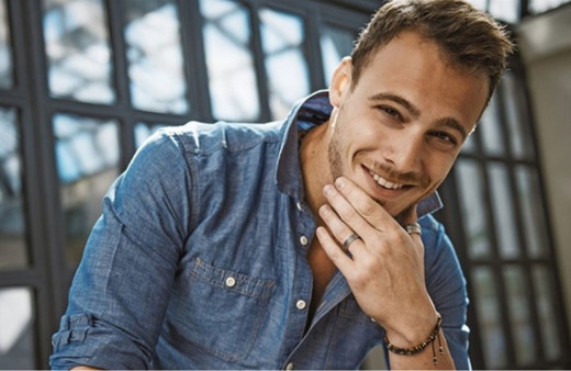 Kerem Bürsin aradığı aşkı Serenay Sarıkaya'nın benzerinde buldu