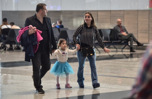 Okullarda ilk ara tatil bugün başladı! İstanbul havalimanı hareketlendi