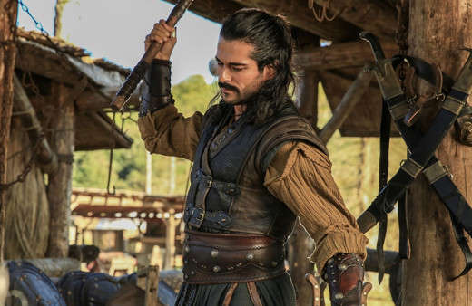 Burak Özçivit Kuruluş Osman için kamp kurdu nöbet tuttu