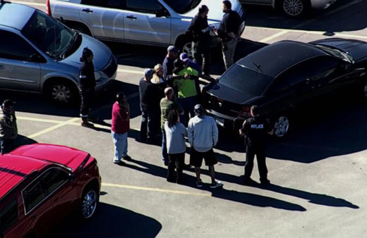 ABD'de alışveriş mağazasına silahlı saldırı 3 ölü