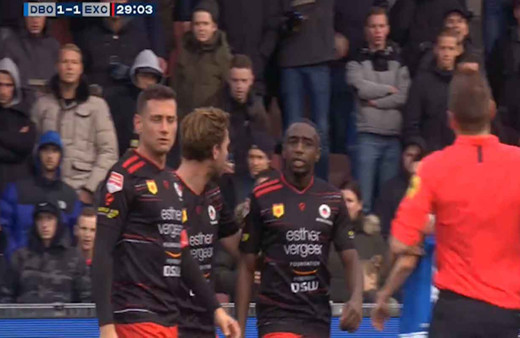 Irkçı saldırıya uğrayıp ağlayan Ahmad Mendes Moreira'dan tokat gibi yanıt