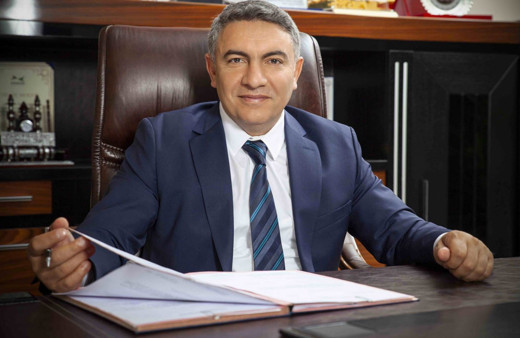 Makam aracını satmıştı Dilovası Belediye Başkanı maaşına da dokunmuyor