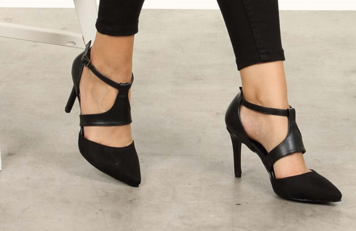 Bu ülkede 10 şirketten birinde topuklu ayakkabı giymek zorunlu