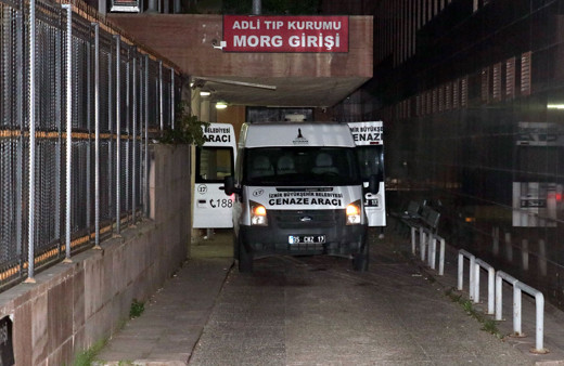 Cezaevinden izinli çıktı sevgilisi olduğu ileri sürülen kadını öldürüp intihar etti