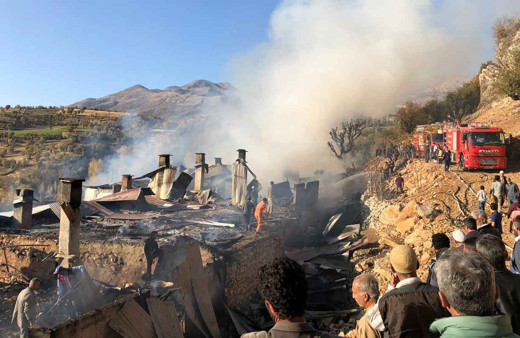 Elazığ'da bir köyde 6 ev yandı
