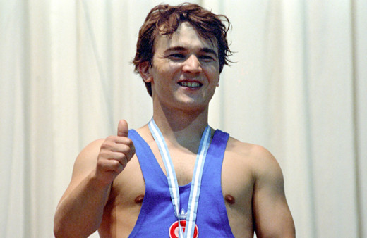 Naim Süleymanoğlu vefatının ikinci yılında anıldı! Sabancı ve Özal ile özel fotoğraflar