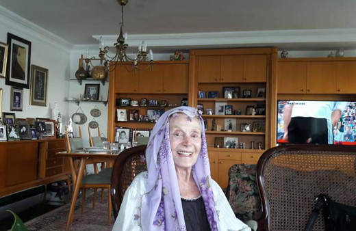 Yıldız Kenter yaşamını yitirdi ölüm sebebi ne? Eşi ve kızı Leyla Kenter kimdir