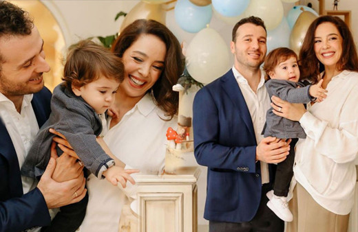 Azra Akın ve Atakan Koru'nun mutlu günleri bebekleri Demir 1 yaşına bastı