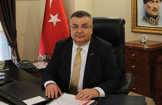 Kırklareli Belediye Başkanı Mehmet Siyam Kesimoğlu'nun Twitter'da bir gence verdiği yanıt olay