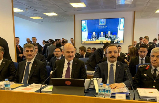 HDP'liler Süleyman Soylu'nun ellerini sıkmamasına bozuldu