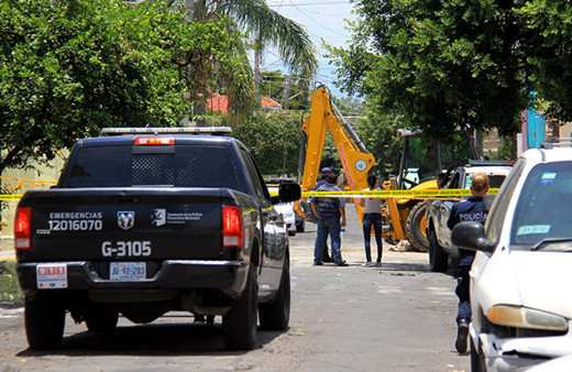 Bir çiftlikte 52 çantadan 25 ceset çıktı