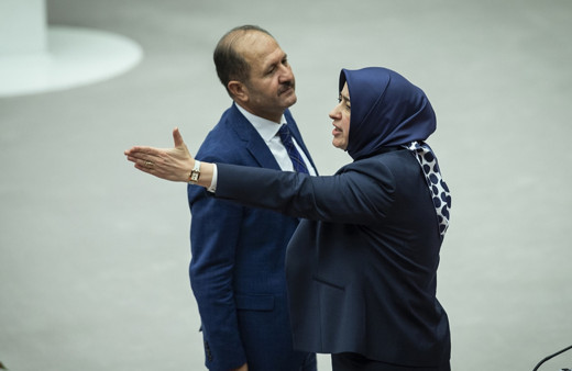 CHP'li Engin Özkoç'un skandal sözlerine Özlem Zengin'in cevabı