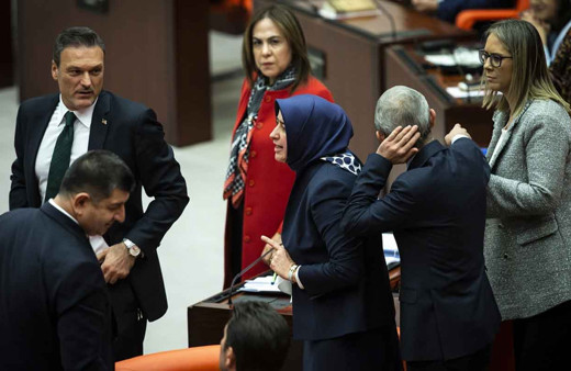 TBMM'de İkinci Bülent Ecevit Merve Kavakçı vakası!