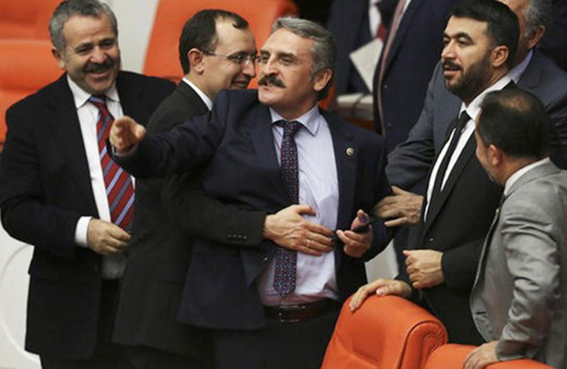 'Horolop şorolop' deyip tartışma başlatmıştı! AK Partili Çamlı anlamını açıkladı